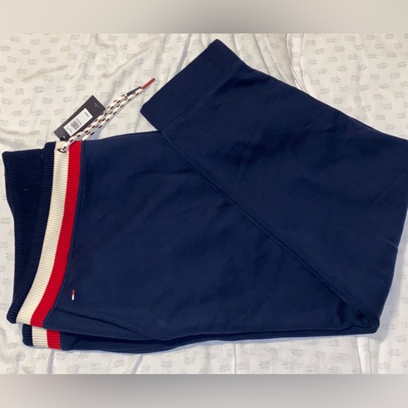 Tommy Hilfiger Mens Joggers (2) - Picture 14 of 14